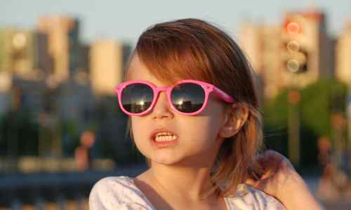 Çocuklarda Güneş Gözlüğü Kullanımı | Çocuklu Dünya